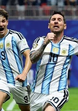 Kenapa Argentina Pakai Ban Hitam di Perempat Final Piala Dunia 2026? Begini Alasannya!