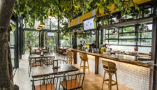 Miss Bee Providore Bandung, Restoran Keluarga dengan Konsep Garden Dining yang Nyaman