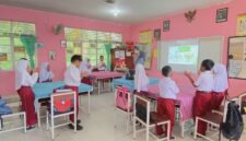 Contoh Sikap yang Menunjukkan Bahwa Sila Ketuhanan yang Maha Esa Menuntun Para Pelajar