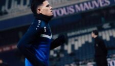 Ragnar Oratmangoen Resmi Bergabung dengan Persib Bandung