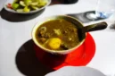 Pallubasa Serigala: Kuliner Legendaris Makassar Sejak 1986 dengan Kuah Kelapa Sangrai Khas