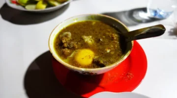 Pallubasa Serigala: Kuliner Legendaris Makassar Sejak 1986 dengan Kuah Kelapa Sangrai Khas