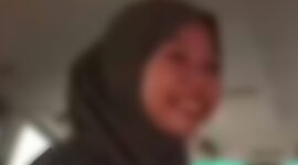 Berjilbab Mesum di Dalam Mobil 