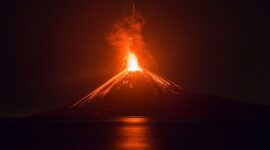 Gunung Anak Krakatau Erupsi 