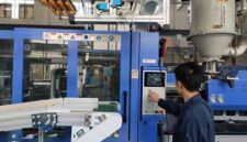 Jelaskan apa yang kamu tahu soal molding dan pekerjaan terkait molding