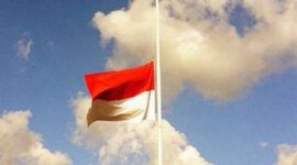 Kenapa Hari Ini Bendera Setengah Tiang di Berbagai Instansi