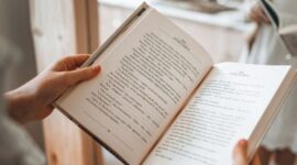 Sebutkan Hal-hal yang Harus Diperhatikan Saat Menuntut Ilmu