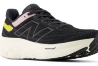 3 Rekomendasi Sepatu Lari untuk Jalan Kaki, Hoka hingga New Balance