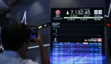 Bursa saham Indonesia ambruk
